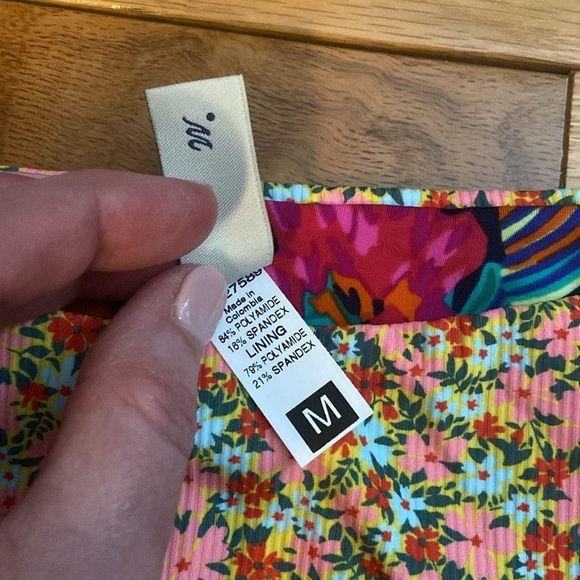 NWOT Maaji reversible bikini bottom in size M, liner still in place - Picture 9 of 10